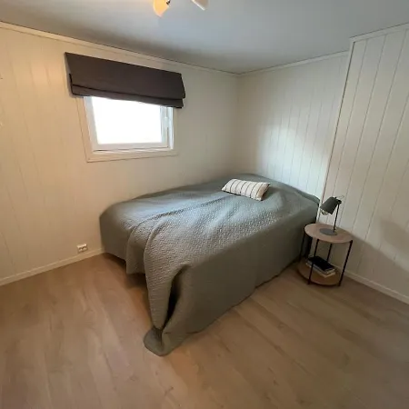Nyoppusset Kjellerleilighet *